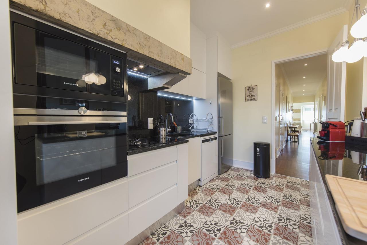 Spacious 4bdr River View Apartment Lissabon